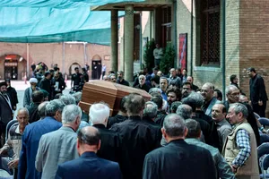  تشییع پیکر سیمین&zwnj;دخت وحیدی
