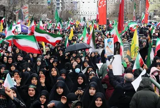 انقلاب اسلامی؛ نقطه عطفی در مسیر تاریخ/ایران اسلامی قدرت نظامی نامحدود دارد