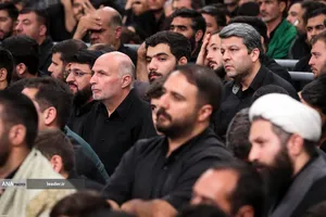 مراسم عزاداری شام غریبان حسینی (ع) در حسینیه امام خمینی