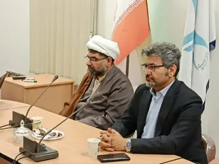 امام با درایت جلوی انحلال ارتش را گرفت/ رژه ۲۹ بهمن شکوه ارتش را به رخ کشید