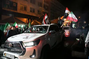 اجتماع مردمی در حمایت از رزمندگان اسلام