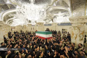 اقامه نماز بر پیکر مطهر رهبر شهید امّت در حرم مطهر حضرت امیرالمؤمنین(ع) 