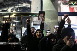 عزاداری شهادت رهبر انقلاب در چهارراه کوکاکولا خیابان پیروزی تهران