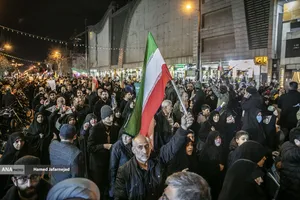 عزاداری شهادت رهبر انقلاب در چهارراه کوکاکولا خیابان پیروزی تهران