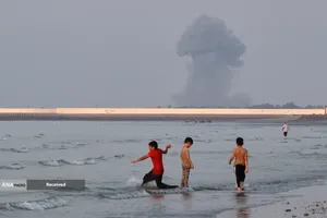 تنگه هرمز همچنان مسدود است