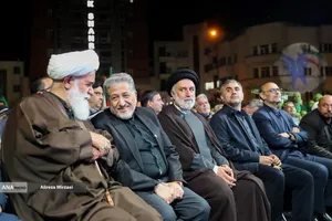 اجتماع خانواده دانشگاه آزاد اسلامی در تجدید بیعت با رهبر انقلاب