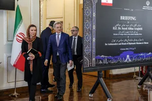 نشست وزیر امور خارجه با سفرا و نمایندگی های سیاسی در تهران