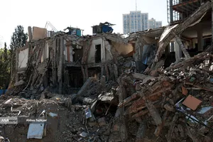 بازدید وزیر علوم از پژوهشگاه هوافضا در تهران