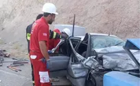 ۶ مصدوم و ۲ جان‌باخته بر اثر تصادف خودرو پژو ۴۰۵ و وانت نیسان در استان فارس