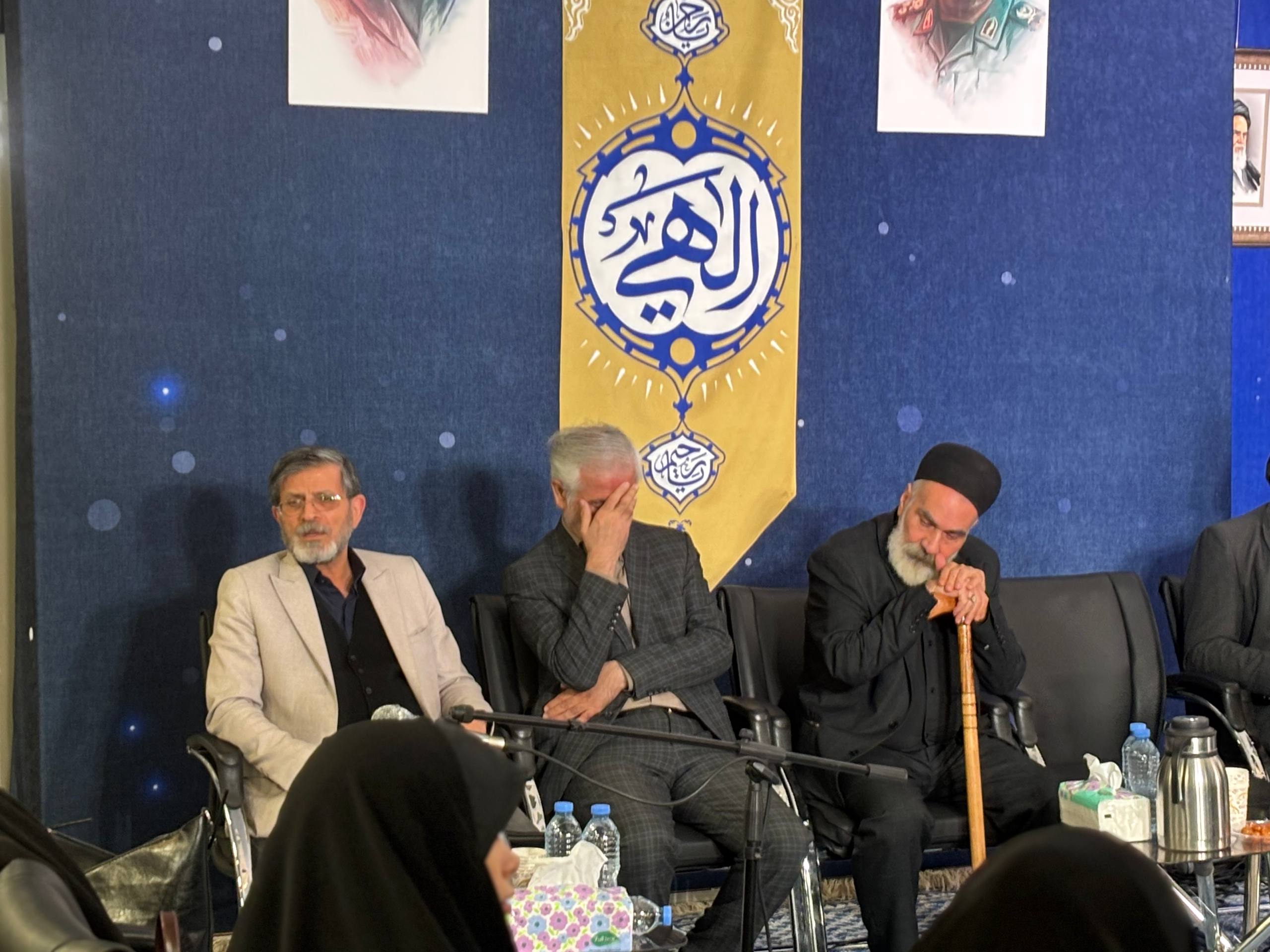 محفل شعر امین امسال بدون امام خامنه ای برگزار شد/ خونخواهی و انتقام، ۲ کلیدواژه گعده شاعران