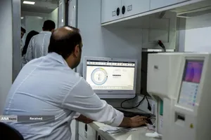 خدمت&zwnj;رسانی بیمارستان سیار برکت در عمود ۹۸۹ طریق الحسین