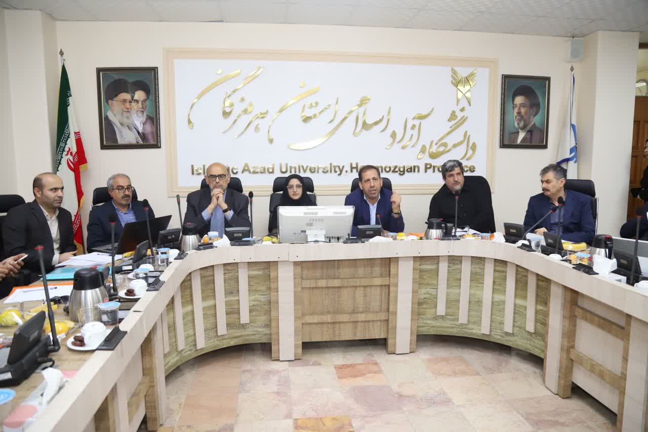 از جایگاه دانشگاه آزاد در توسعه آموزش عالی هرمزگان تا تقویت زیرساخت‌های علمی و گسترش درآمد‌های غیرشهریه‌ای