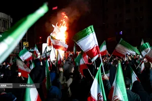 وداع با شهدای ناوشکن دنا و حمایت از نیروهای مسلح