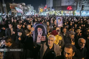 عزاداری شهادت رهبر انقلاب در چهارراه کوکاکولا خیابان پیروزی تهران