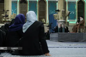 دیدار هزاران نفر از زنان و دختران با رهبر معظم انقلاب