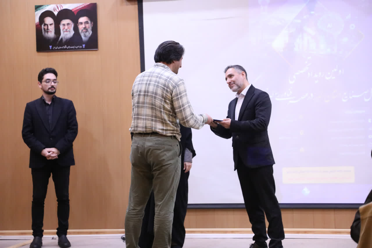 کلانتری: هوشمندسازی و پیوند دانشگاه و صنعت، الزامات رقابت‌پذیری صنایع در آینده است