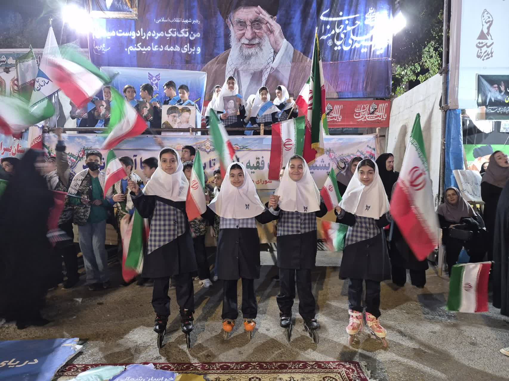 دانش‌آموزان همواره در خط مقدم بصیرت و استکبارستیزی درحرکتند