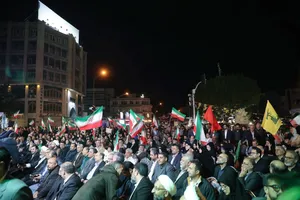 اجتماع خانواده دانشگاه آزاد اسلامی در تجدید بیعت با رهبر انقلاب