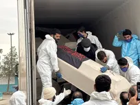 پیکر‌های مطهر ۸۴ شهید قهرمان ناوشکن دنا تشییع می‌شود