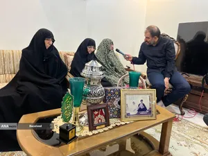 دیدار و تکریم خادمیاران رضوی منطقه 14 تهران با خانواده شهیدان محمدعلی،علی اصغر و جواد امینی بیات
