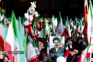 وداع با شهدای ناوشکن دنا و حمایت از نیروهای مسلح