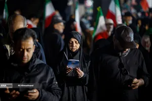 اقامه نماز استغاثه به امام زمان زمان(عج) - میدان ولیعصر (عج)
