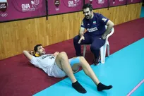 سلامت بازیکنان در اولویت مطلق است/ کریمی هم به دلیل مصدومیت ناچار به بازگشت شد