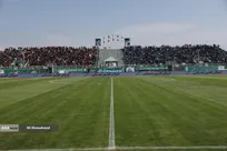 هوادارانی که بلیت نداشتند وارد ورزشگاه شدند و بلیت دارها جا ماندند/ ورود با زحمت اعضای کادرفنی تیم ملی فوتبال +فیلم