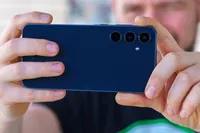 گوشی گلکسی A۵۵، ترکیبی از دوام و محدودیت‌های سخت‌افزاری