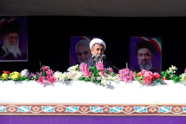 امام جمعه کرمان: در برابر صف‌آرایی دنیا؛ نیاز به وحدت و همبستگی داریم