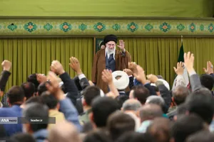 دیدار هزاران نفر از مداحان و ستایشگران اهل بیت(ع) با رهبر معظم انقلاب