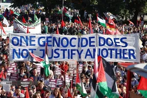 تظاهرات ده&zwnj;ها هزار نفر در برلین علیه حمایت آلمان از اسرائیل