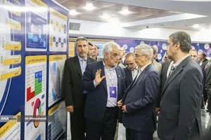 بازدید سرلشکر محمد باقری رئیس ستادکل نیروهای مسلح از نمایشگاه علمی دانشگاه آزاد 