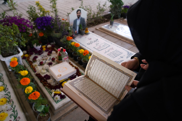 زیارت اهل قبور در پنجشنبه آخر سال