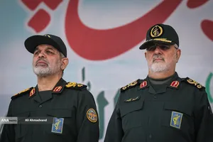 سرلشکر پاسدار محمد پاکپور فرمانده کل سپاه پاسداران انقلاب اسلامی و سردار احمد وحیدی جانشین ستادکل نیروهای مسلح