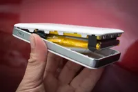 پاوربانک متورم، بمب ساعتی خاموش در کیف شما