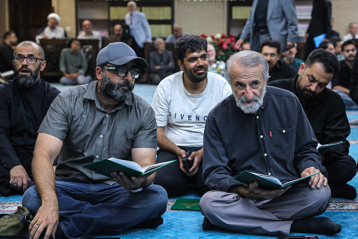 مراسم یادبود «اکبر عبدی» در مسجد بلال