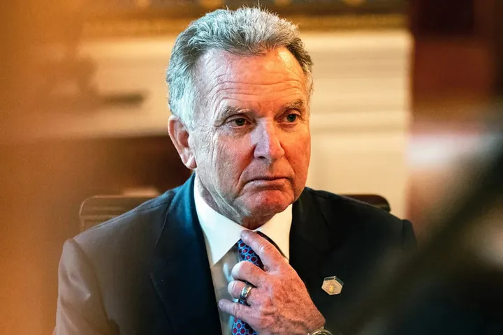 ترامب متعجب من صمود إيران رغم الضغط الأميركي الكبير