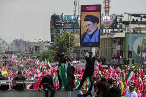 تشییع پیکر مطهر آقای شهید ایران و خانواده ایشان
