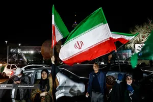 اجتماع مردمی در حمایت از رزمندگان اسلام - میدان صنعت
