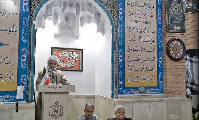 امام جمعە سنندج: رمضان فرصتی ارزشمند برای تقویت معنویت و کمک بە دیگران است