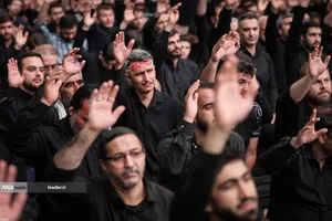 عزاداری شب تاسوعای حسینی(ع) در حسینیه امام خمینی(ره)