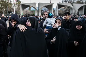  اجتماع مردم تهران در پی خبر شهادت حضرت آیت الله العظمی امام خامنه ای رحمته الله علیه رهبر عظیم الشان انقلاب اسلامی ایران