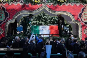 تشییع پیکر 100 شهید دوران دفاع مقدس همزمان با سالروز شهادت حضرت فاطمه زهرا(س) در تهران