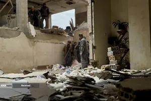 در پی تجاوز جنایتکاران آمریکایی-صهیونی به مناطق مسکونی اصفهان، گروه های جهادی از لحظات ابتدایی وقوع این جنایت، در کنار امدادگران مشغول خدمت رسانی، آواربرداری و بازسازی منازل آسیب دیده مردم هستند.