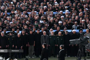 مراسم اقامه نماز بر پیکر مطهر امام مجاهد شهید حضرت آیت&zwnj;الله العظمی سیدعلی خامنه&zwnj;ای و شهدای خانواده ایشان
