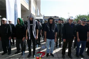 مراسم اقامه نماز بر پیکر امام شهید امت