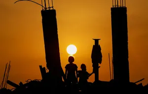 حملات هوایی رژیم صهیونیستی به اردوگاه آوارگان غزه و منطقه خان&zwnj;یونس 