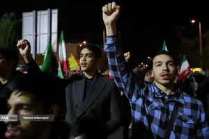 اجتماع مردمی در حمایت از رزمندگان اسلام و بیعت با رهبری و محکومیت حملات وحشیانه صهیونیستی - آمریکایی با حضور مردم انقلابی و شهیدپرور در میدان شهدا تهران