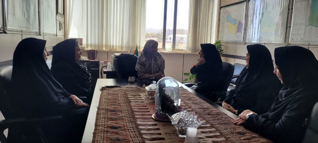 بسیاری از مسائل اجتماعی و فرهنگی نیازمند نگاه علمی، پژوهشی و تخصصی است/ بانوان دانشگاه آزاد؛ بازوی دولت در مسیر توسعه خراسان‌شمالی